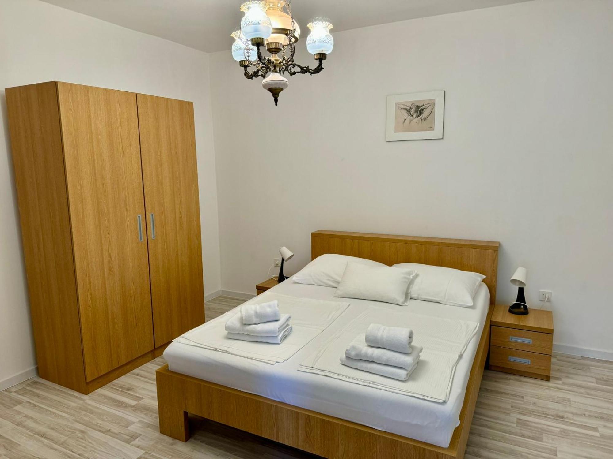 Apartments Mikelic Kampor Extérieur photo