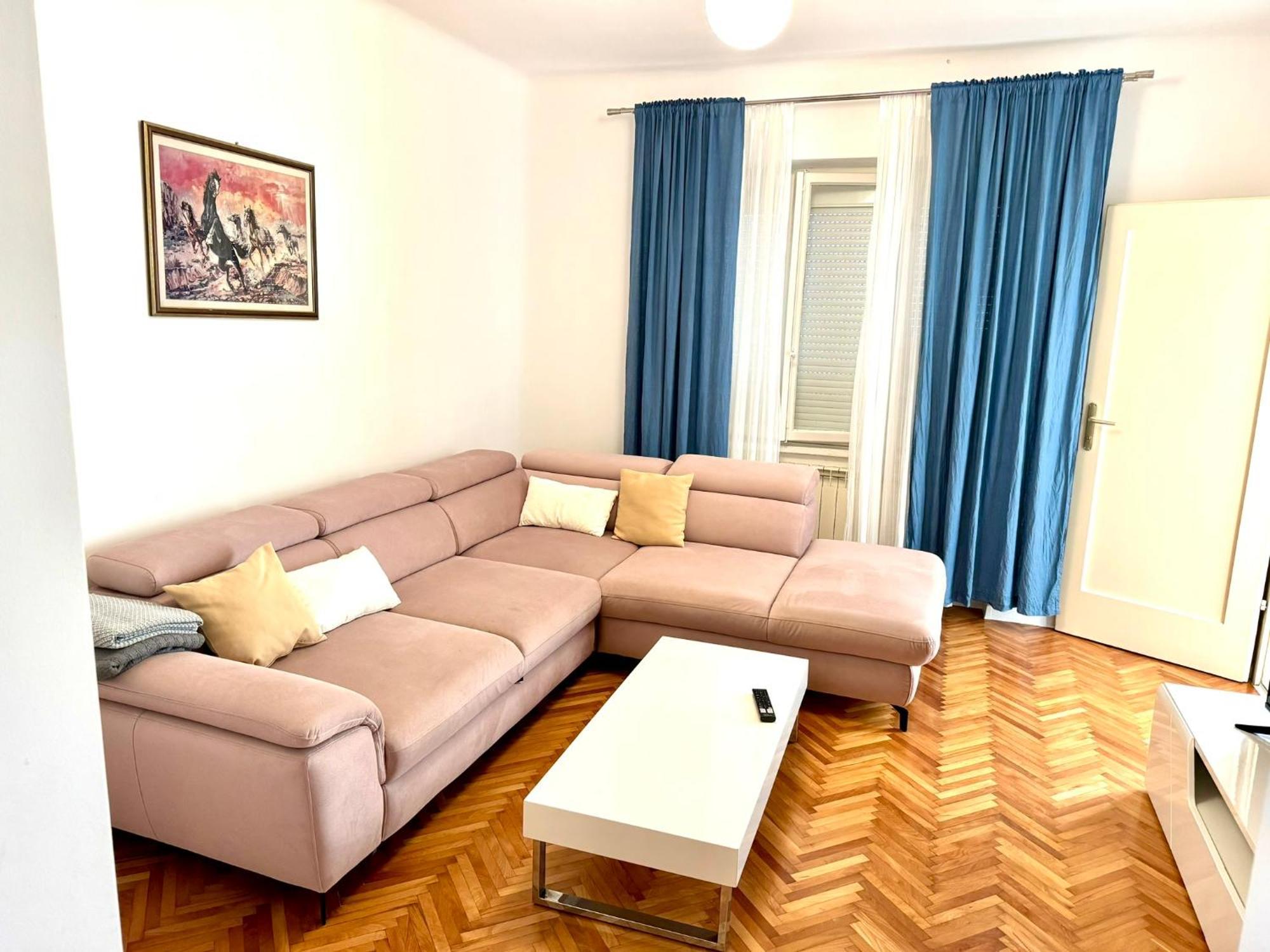 Apartments Mikelic Kampor Extérieur photo